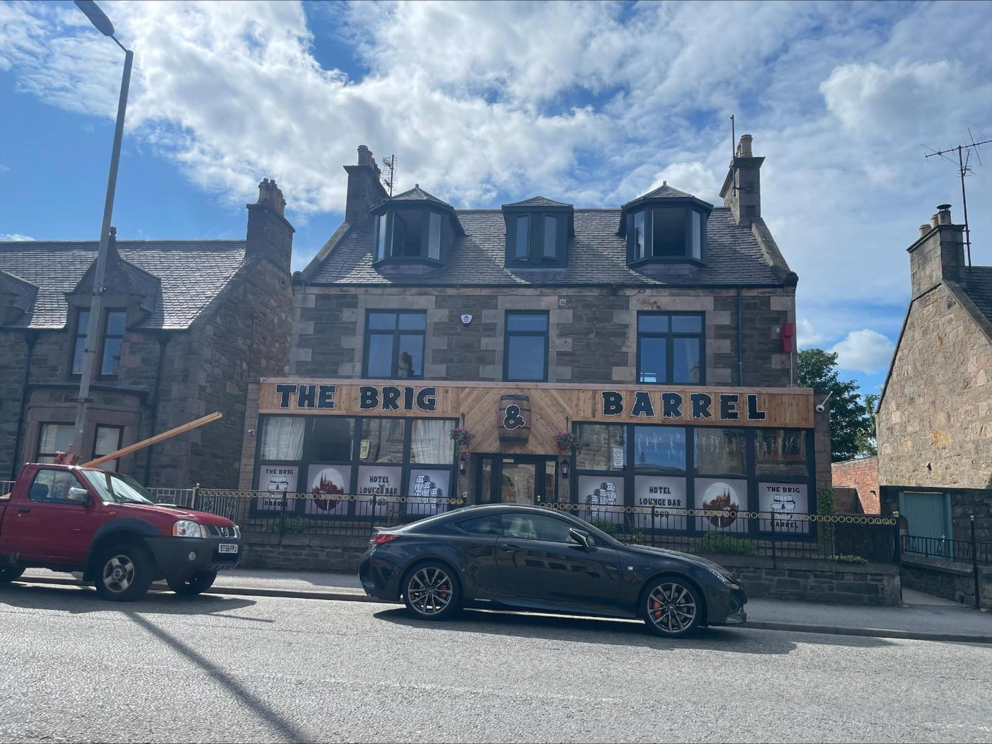 The Brig & Barrel Hotel بوكي المظهر الخارجي الصورة