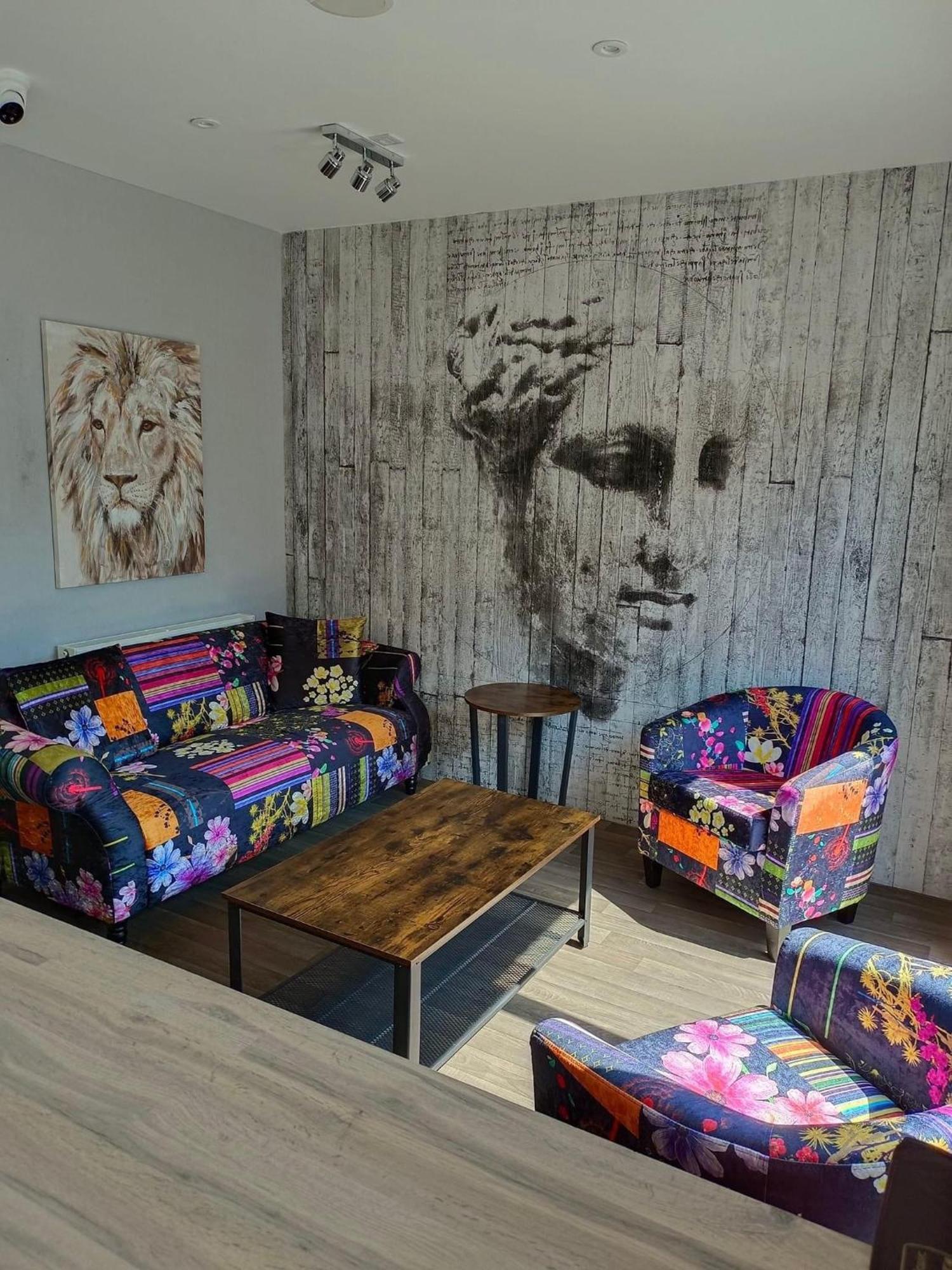 The Brig & Barrel Hotel بوكي المظهر الخارجي الصورة